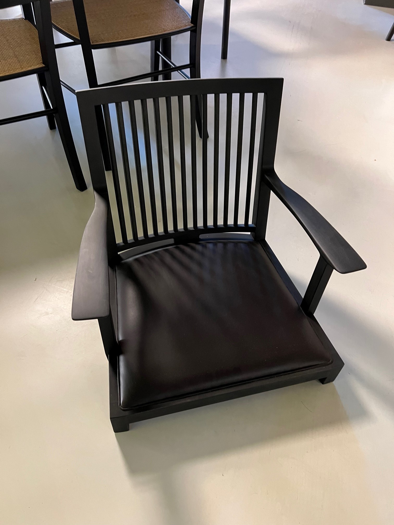 T&S Low CHAIR